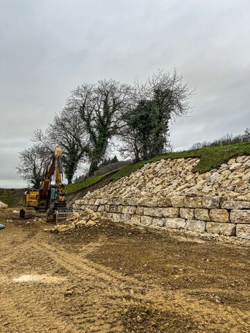 Travaux d'enrochement à Bourgoin-Jallieu et aux alentours